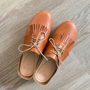 Zoe Platform w Kilt, Whiskey leather